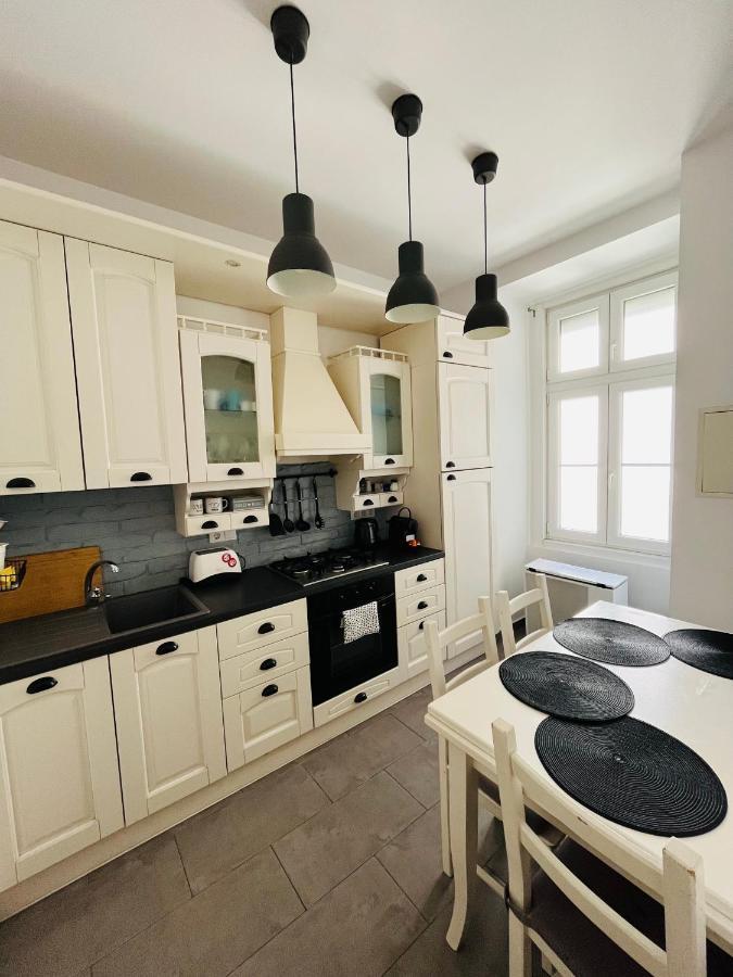 Academy Home - Elegant Place Next To The Parliament Будапеща Екстериор снимка