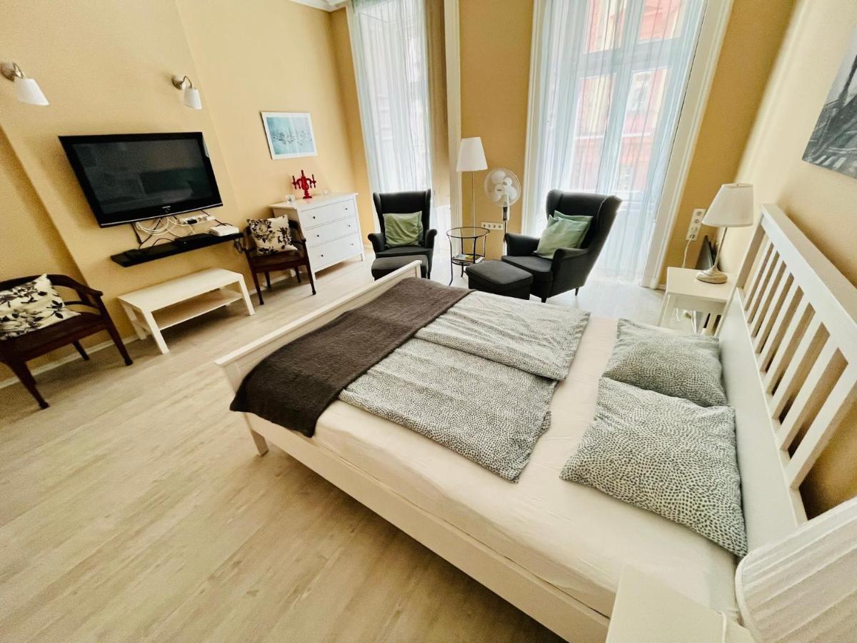 Academy Home - Elegant Place Next To The Parliament Будапеща Екстериор снимка