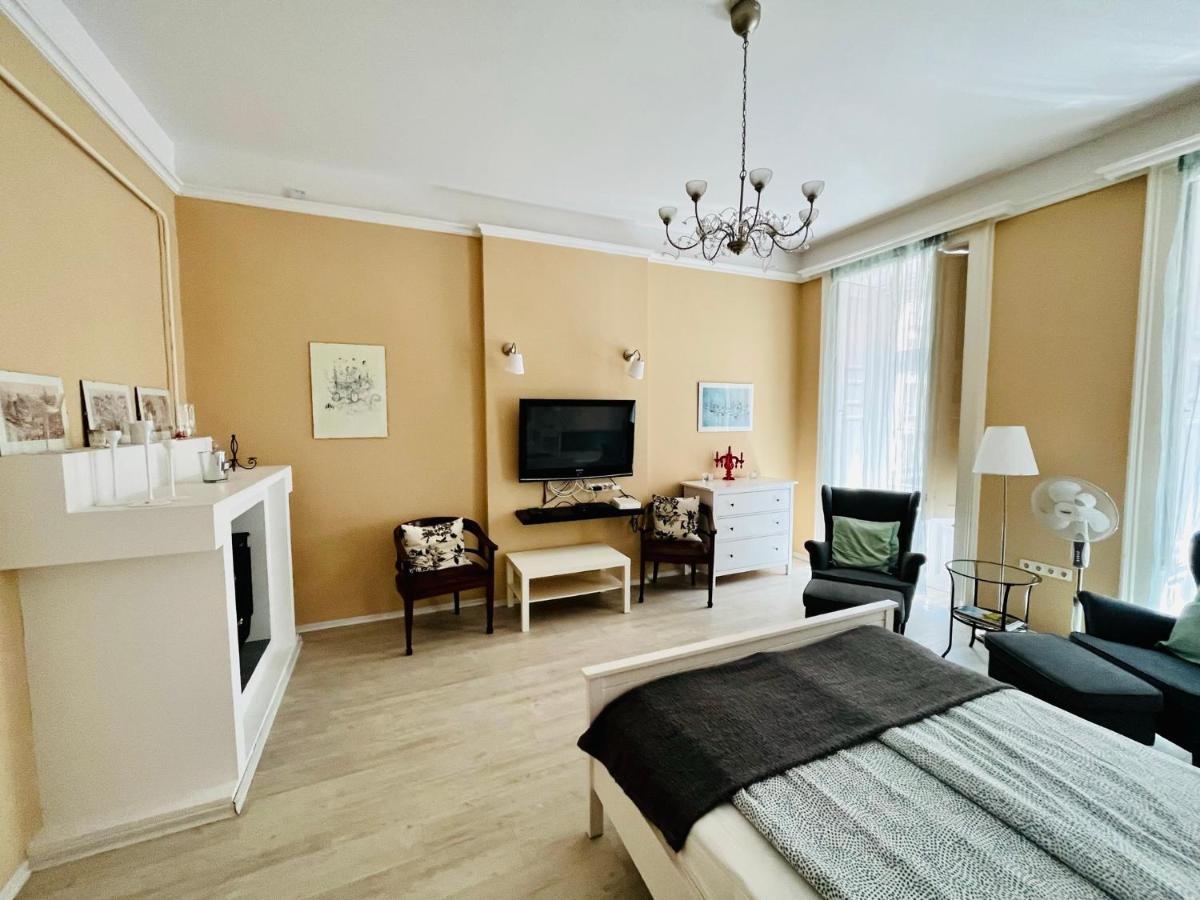 Academy Home - Elegant Place Next To The Parliament Будапеща Екстериор снимка