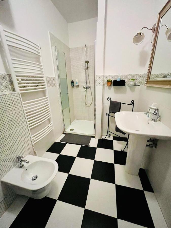 Academy Home - Elegant Place Next To The Parliament Будапеща Екстериор снимка